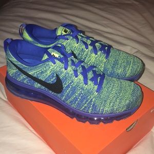 NEW Nike Flyknit Max